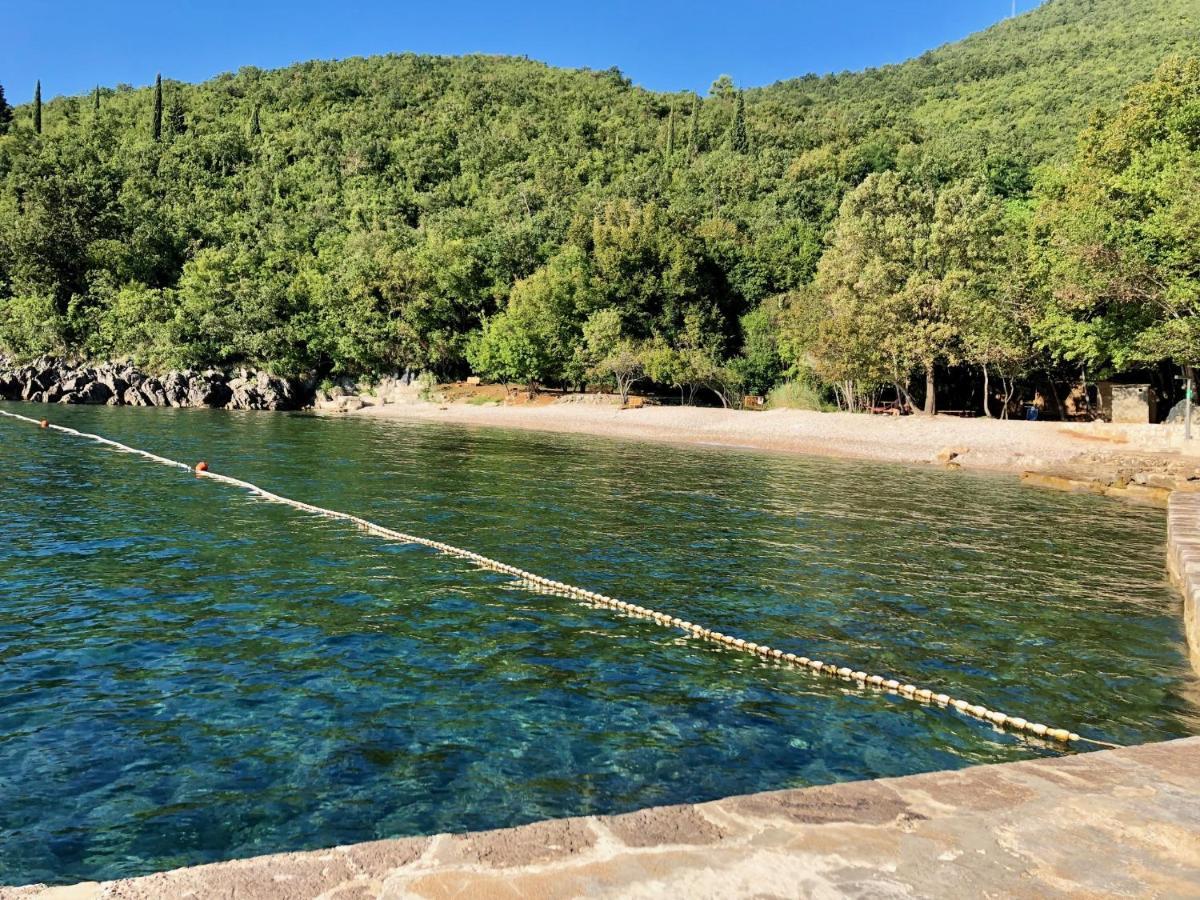 Villa Sabine Apartment Losinj Medveja Kültér fotó